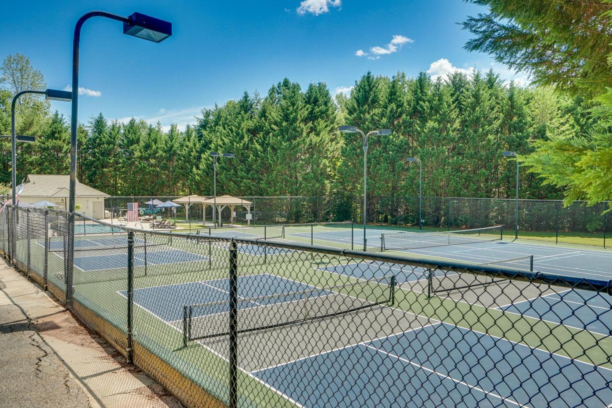 Вилла Stunning Helen Getaway With Hot Tub And Ev Charger! Экстерьер фото